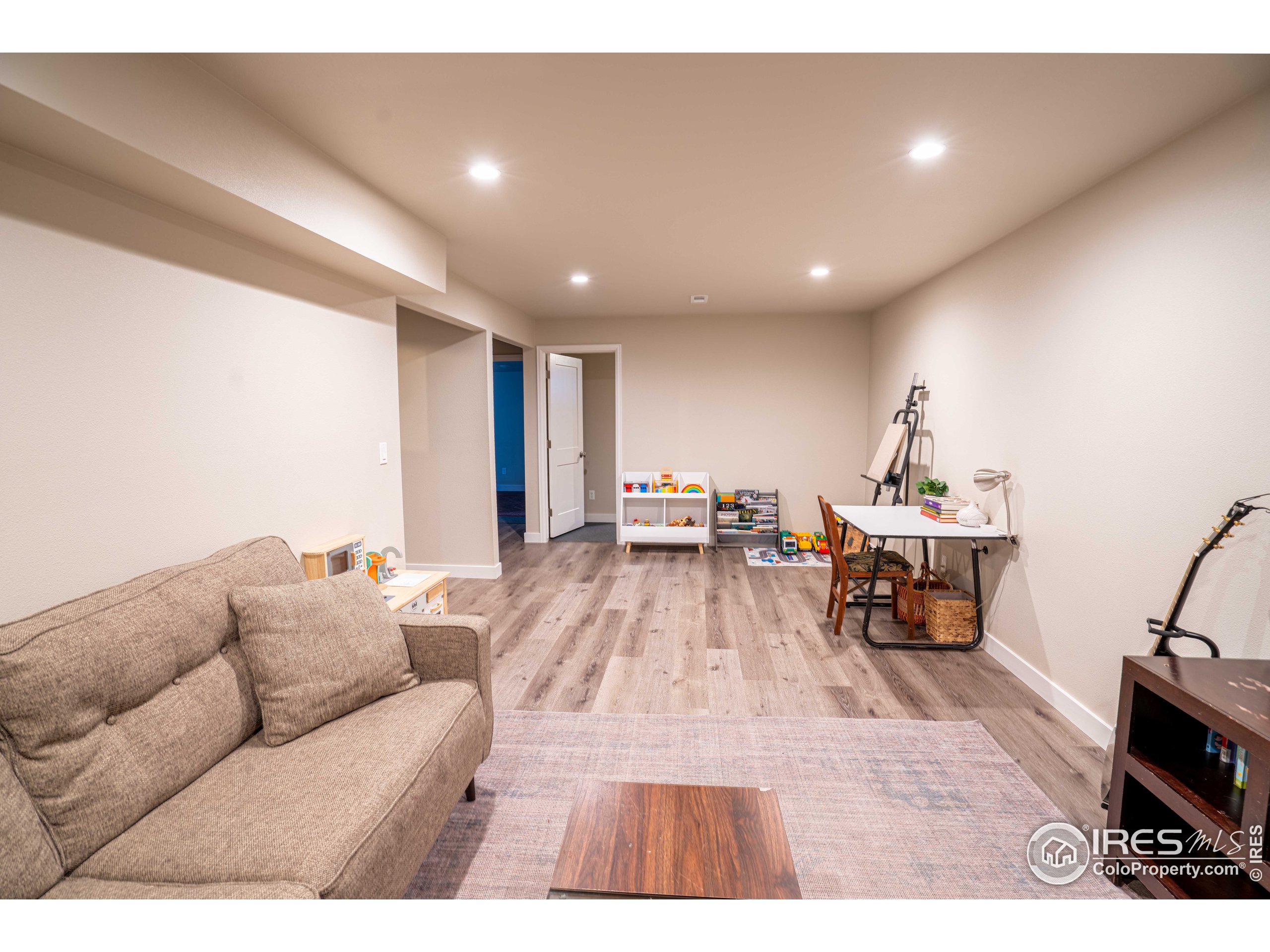 907 Canyon Ct