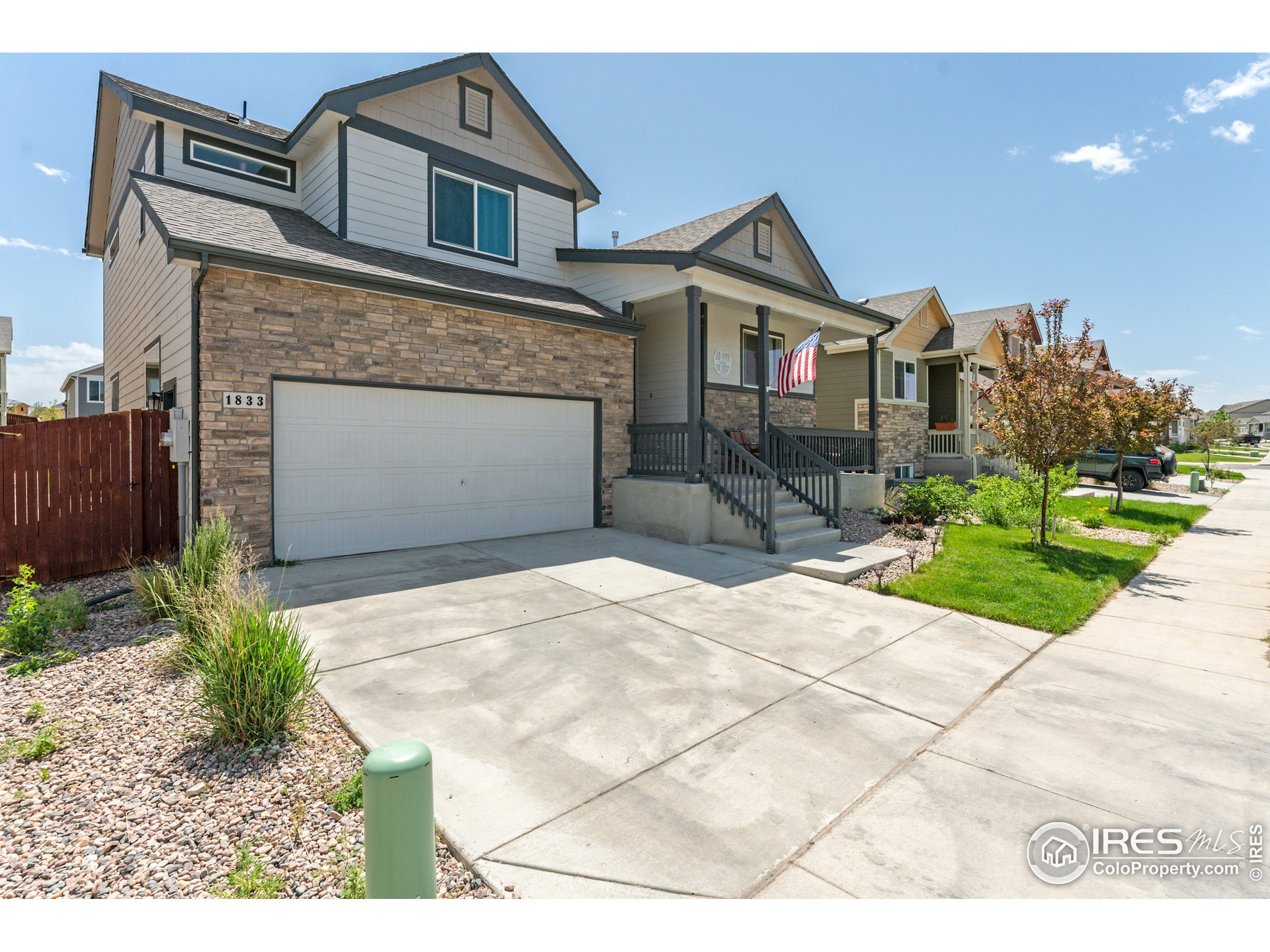 1833 Golden Horizon Dr