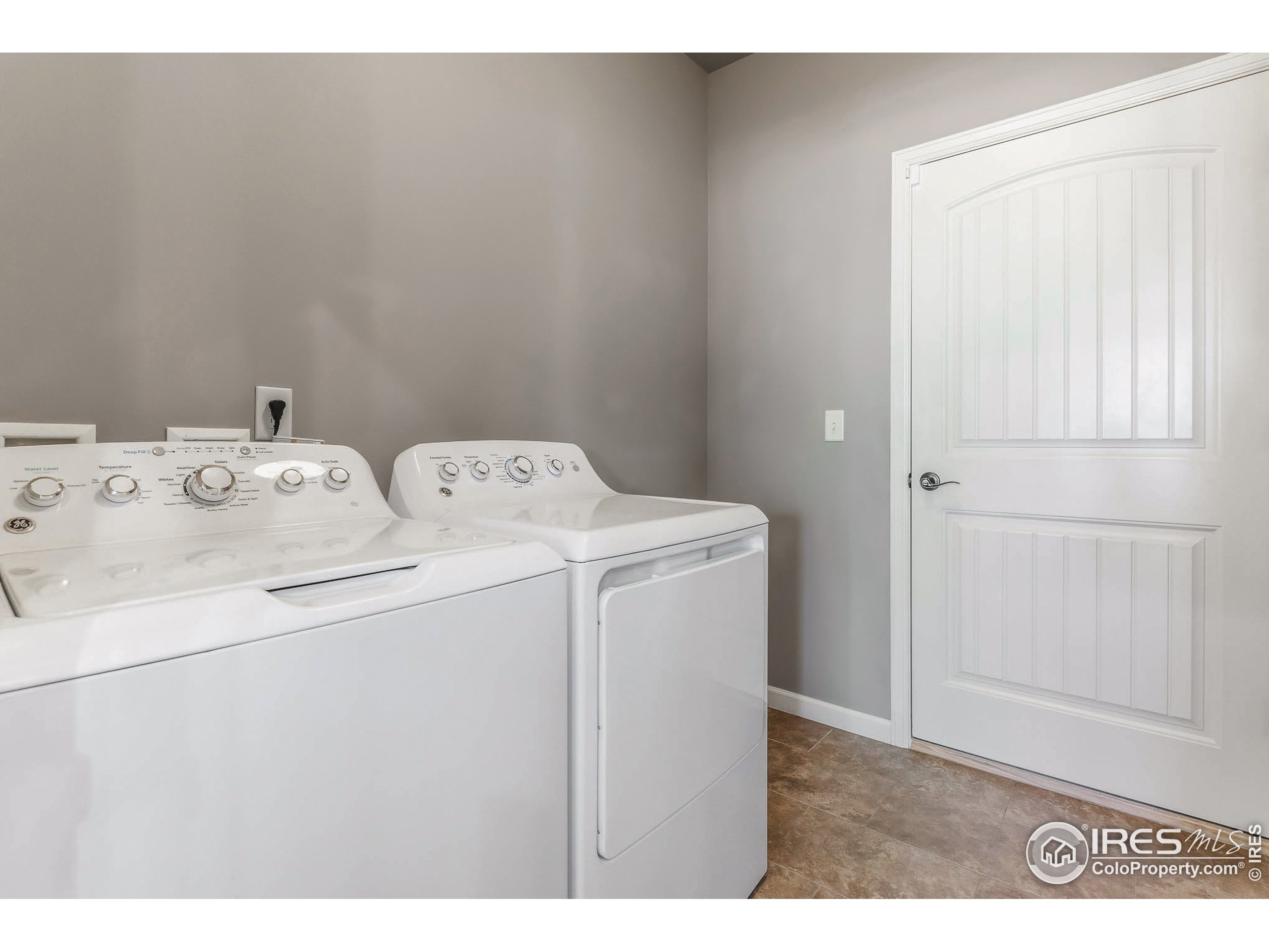 1345 Settlers Dr