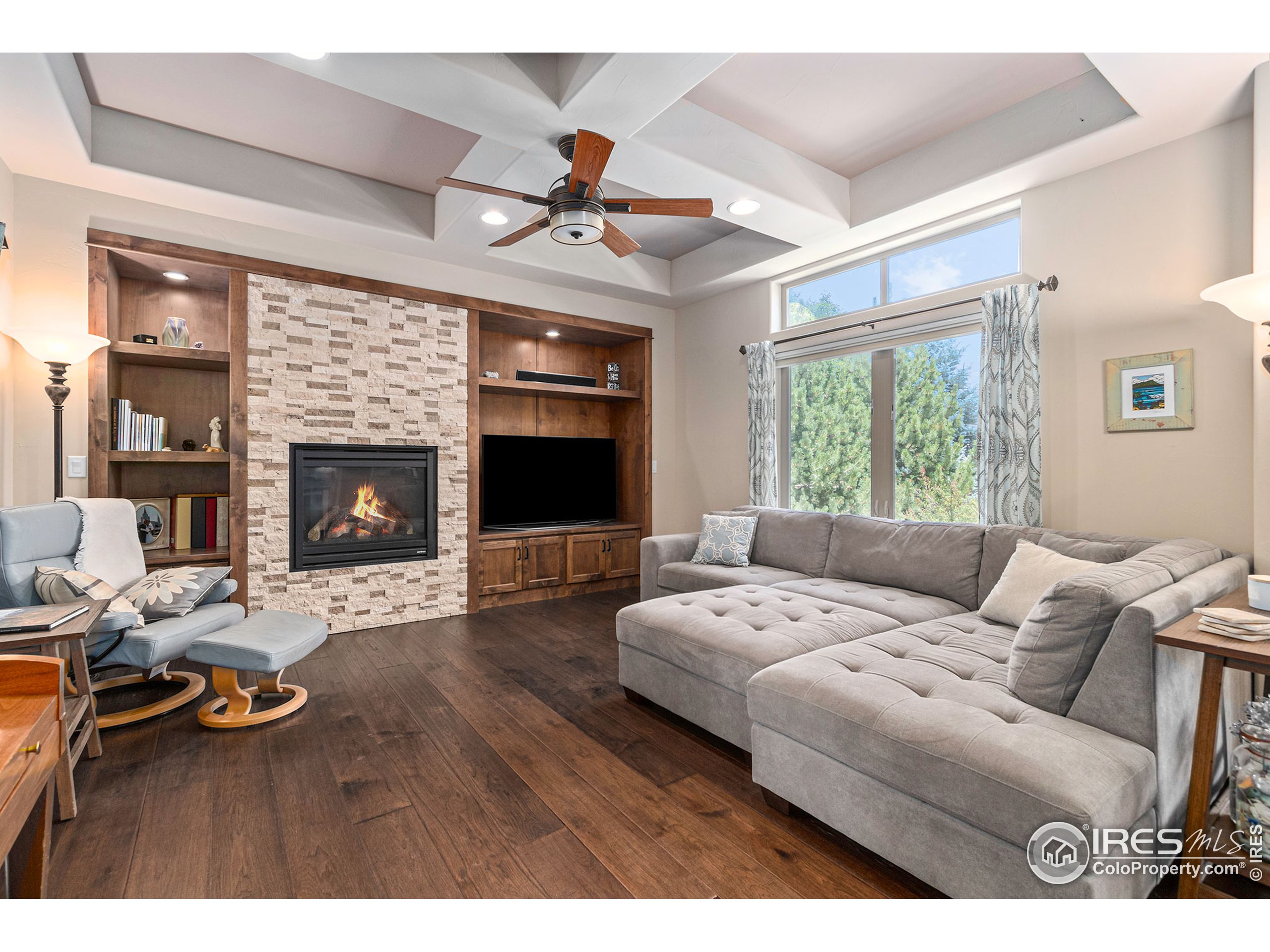 4920 Pyrenees Dr