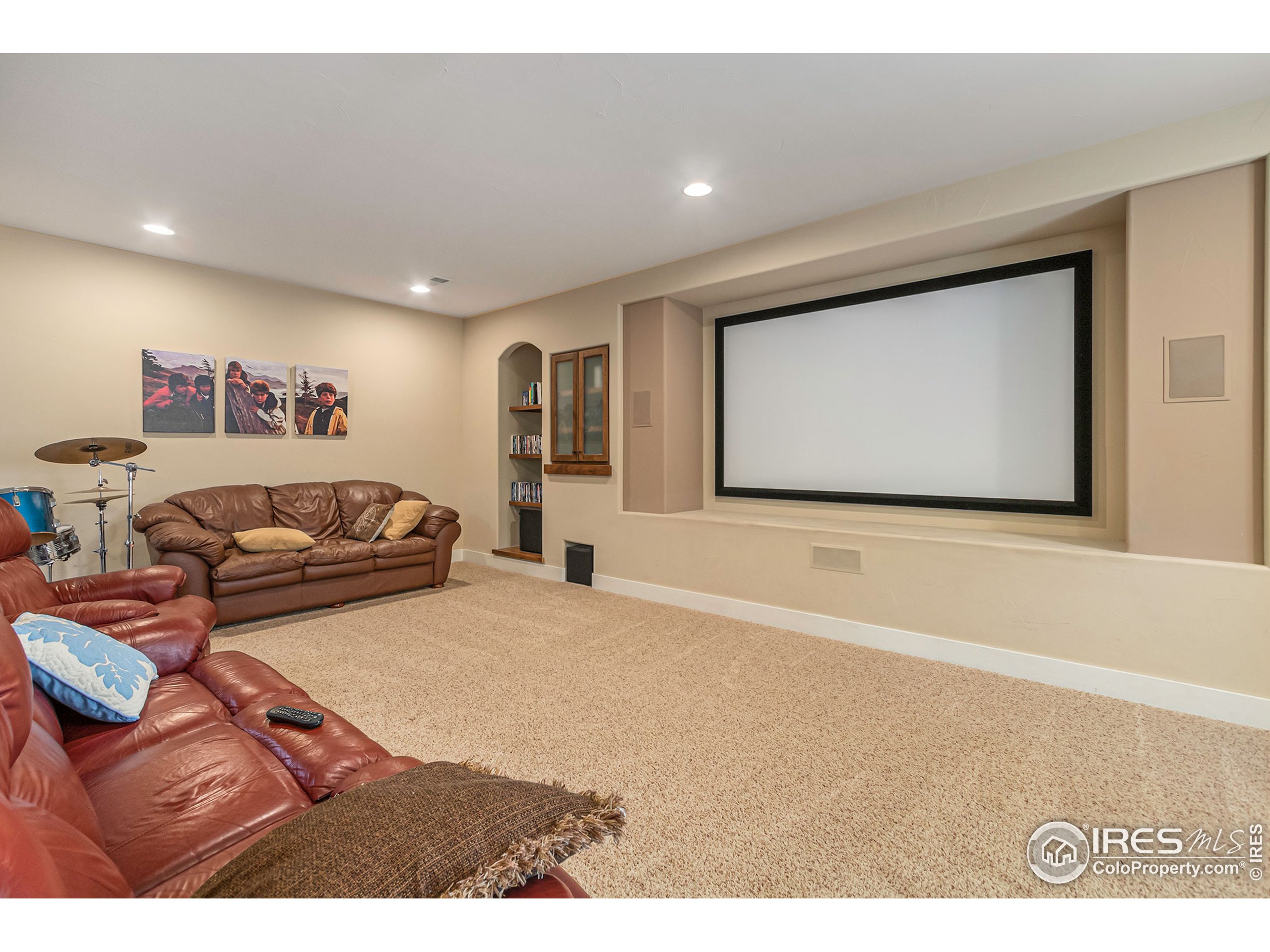 4920 Pyrenees Dr