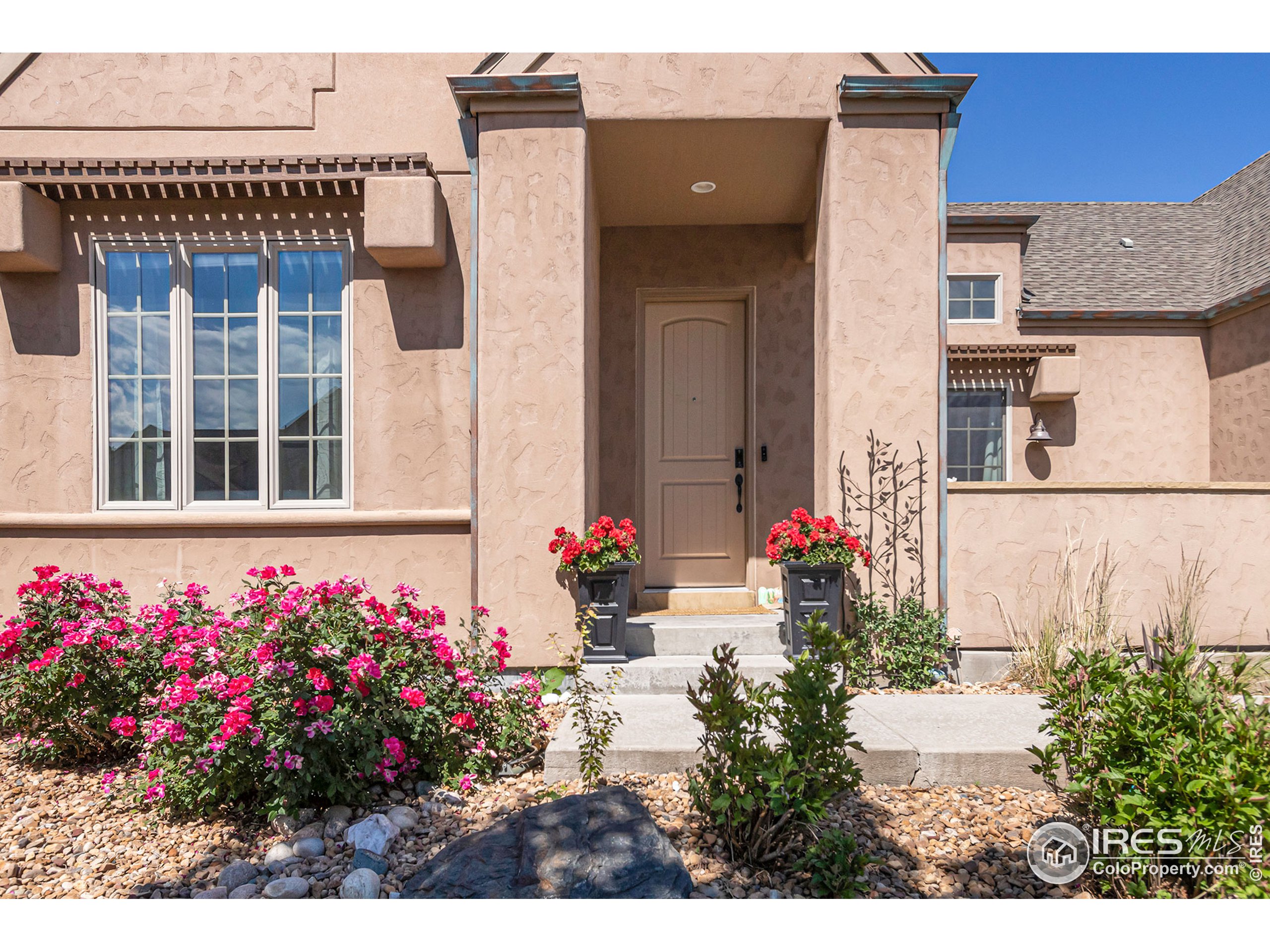 4920 Pyrenees Dr
