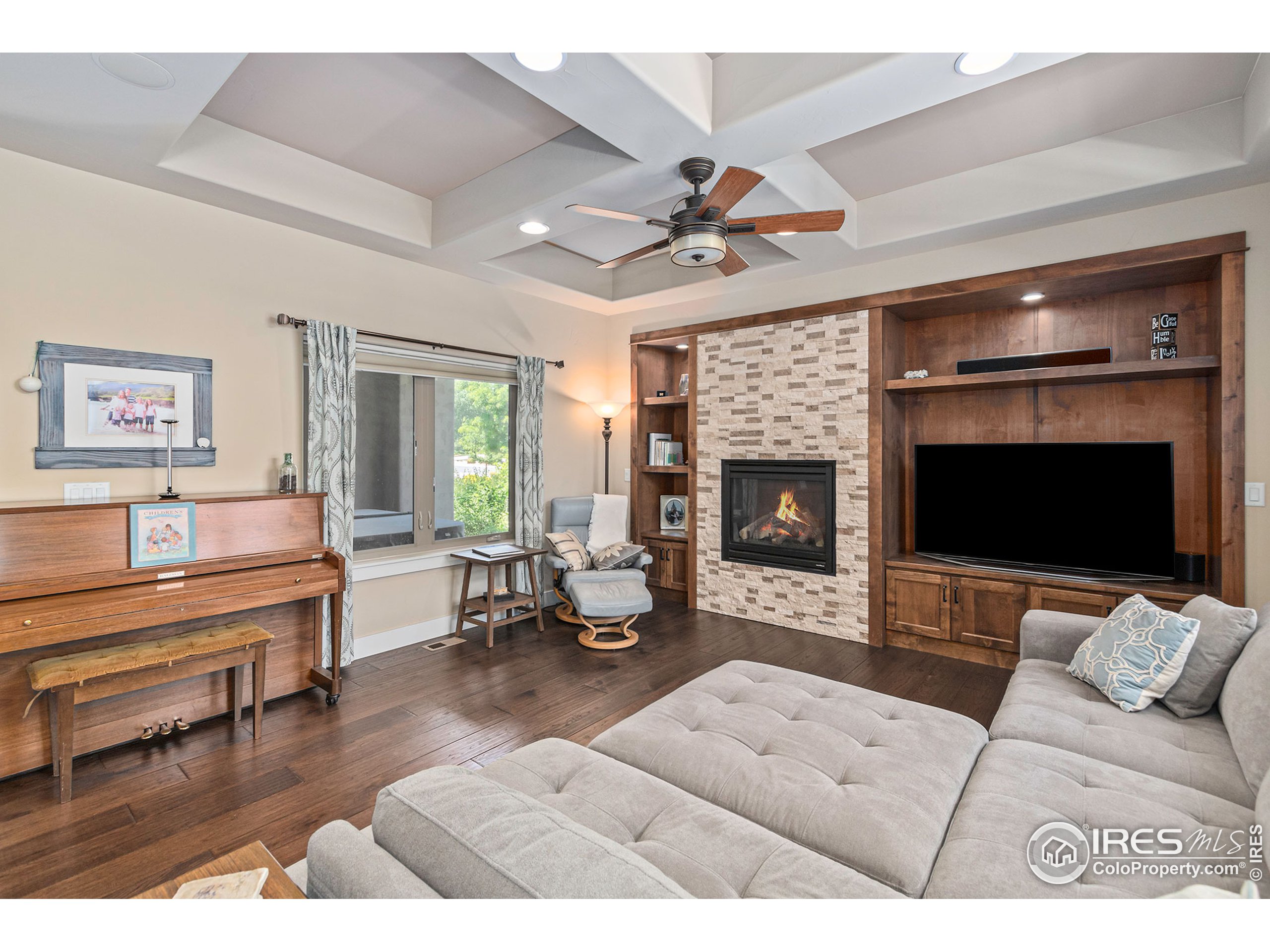 4920 Pyrenees Dr
