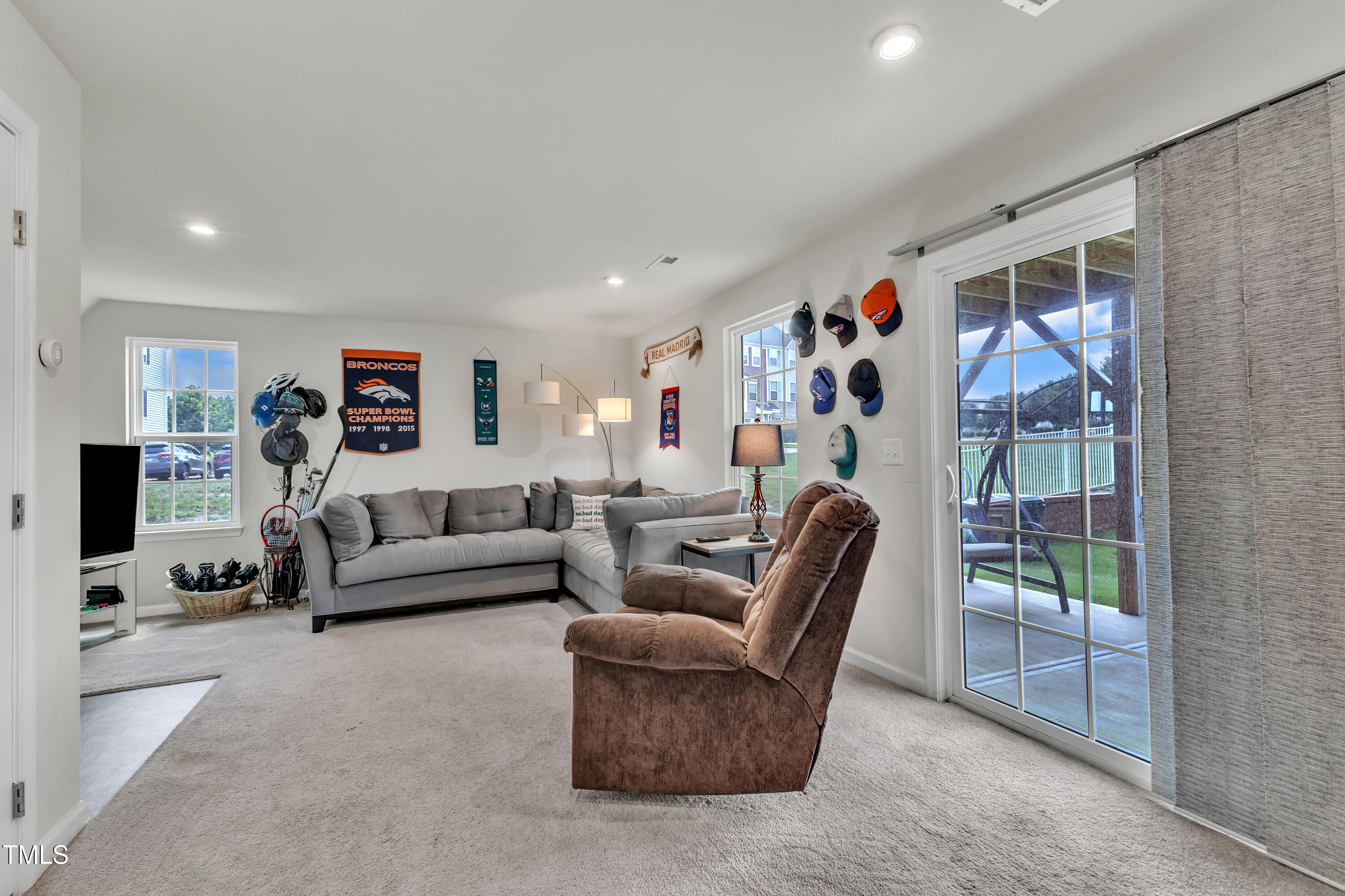 416 Amber Acorn Avenue