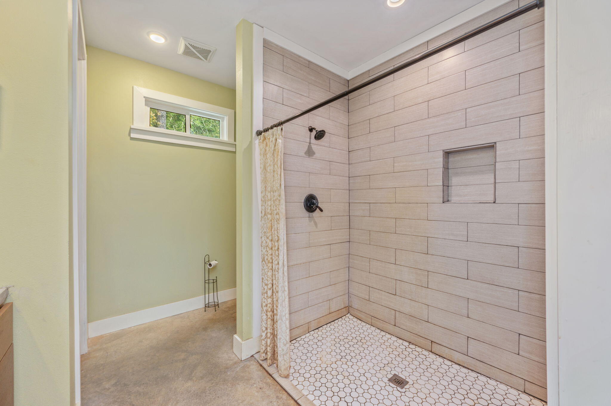 276 Squirrel Road, DeFuniak Springs