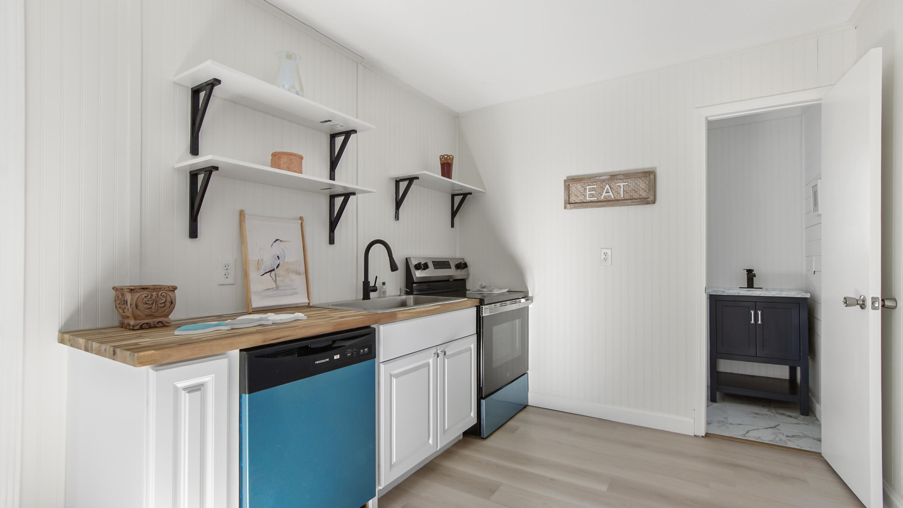 3915 Wasp Street