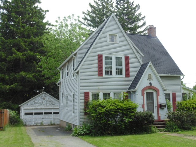 63 Maxwell Ave