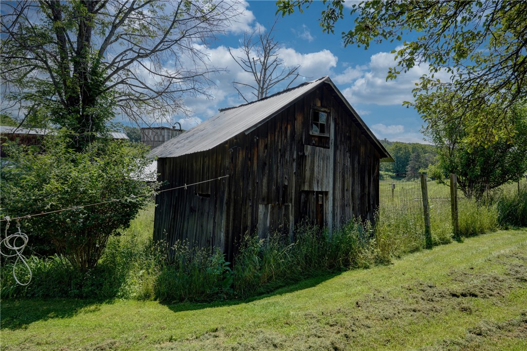 212 Hill Road