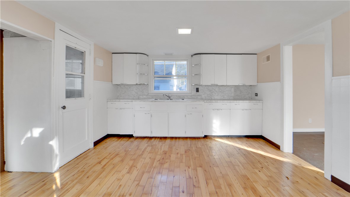 138 West Bayard Street