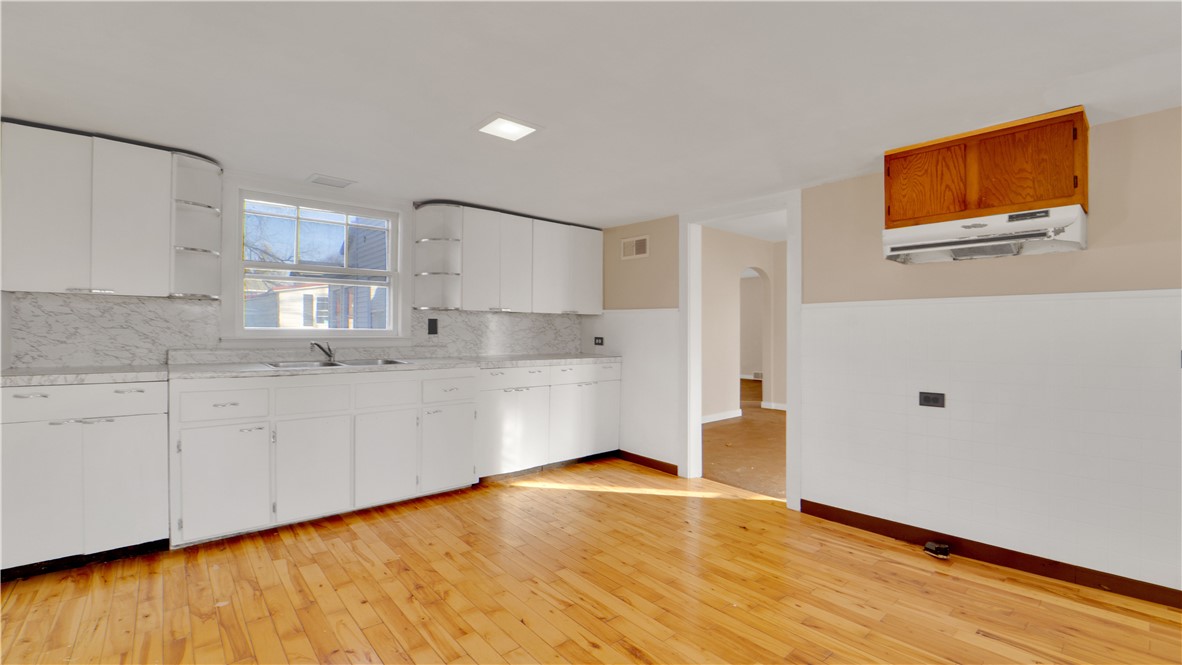 138 West Bayard Street