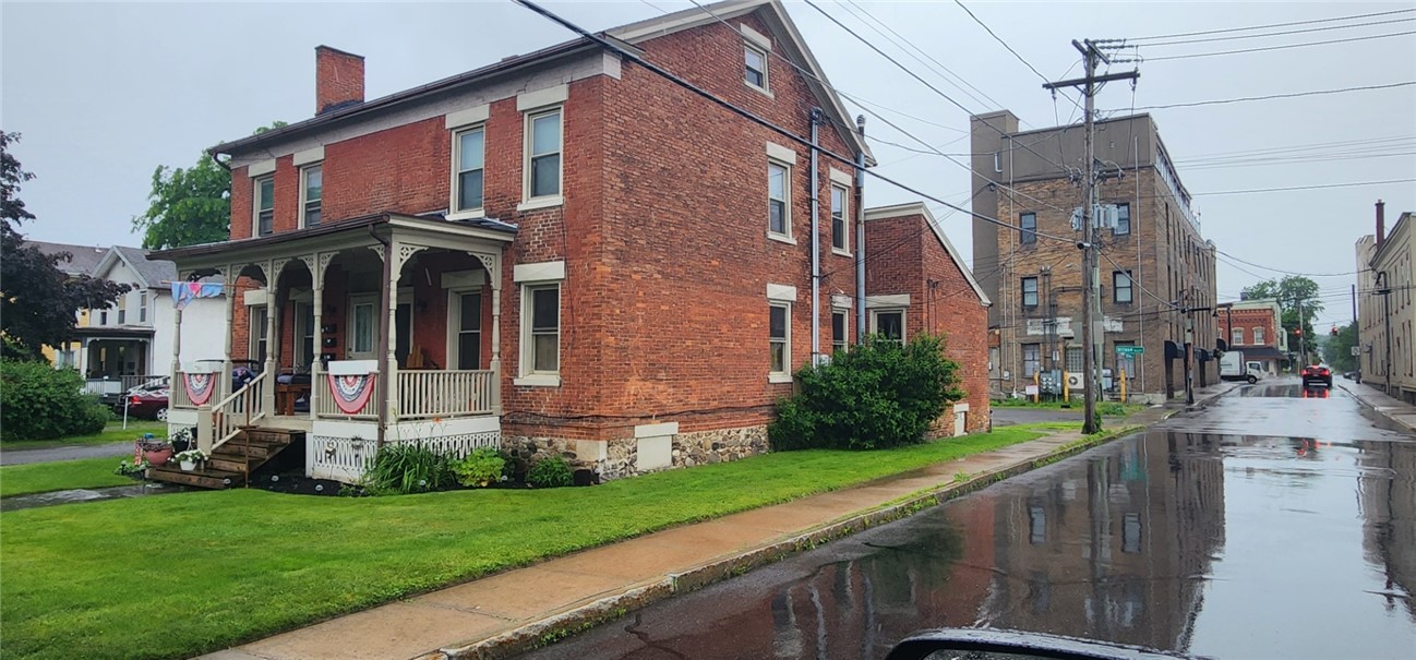 198 Center Street