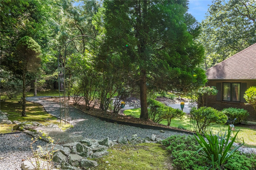 10 Oak Hill Drive