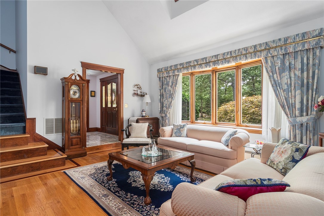 10 Oak Hill Drive
