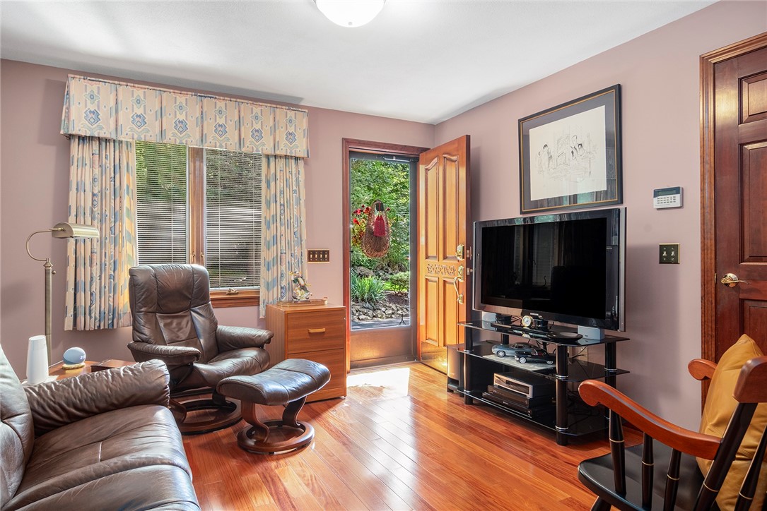 10 Oak Hill Drive