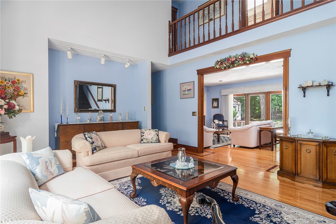 10 Oak Hill Drive