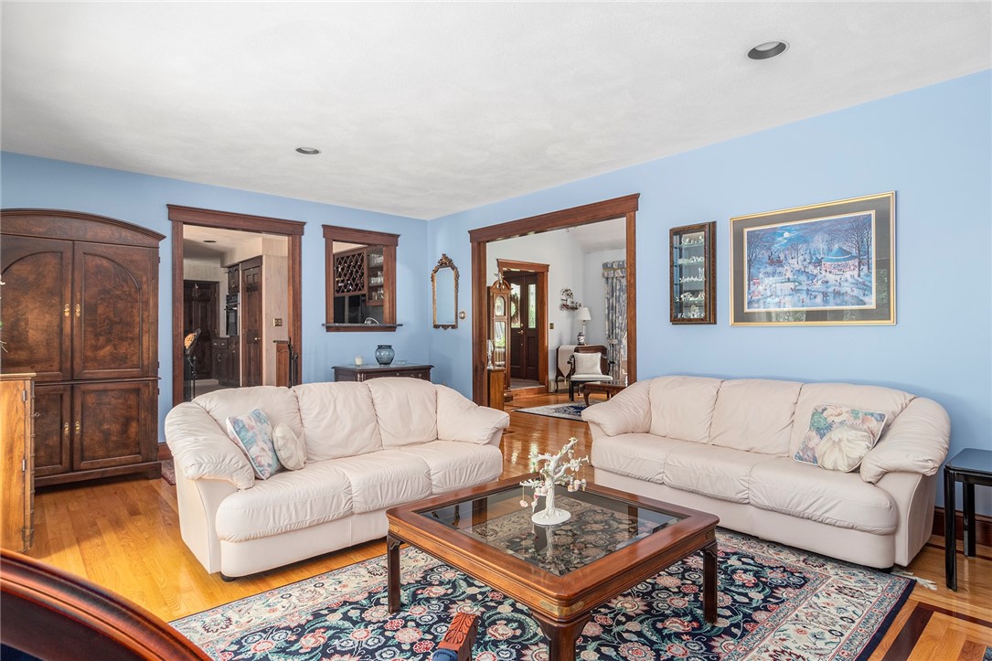 10 Oak Hill Drive