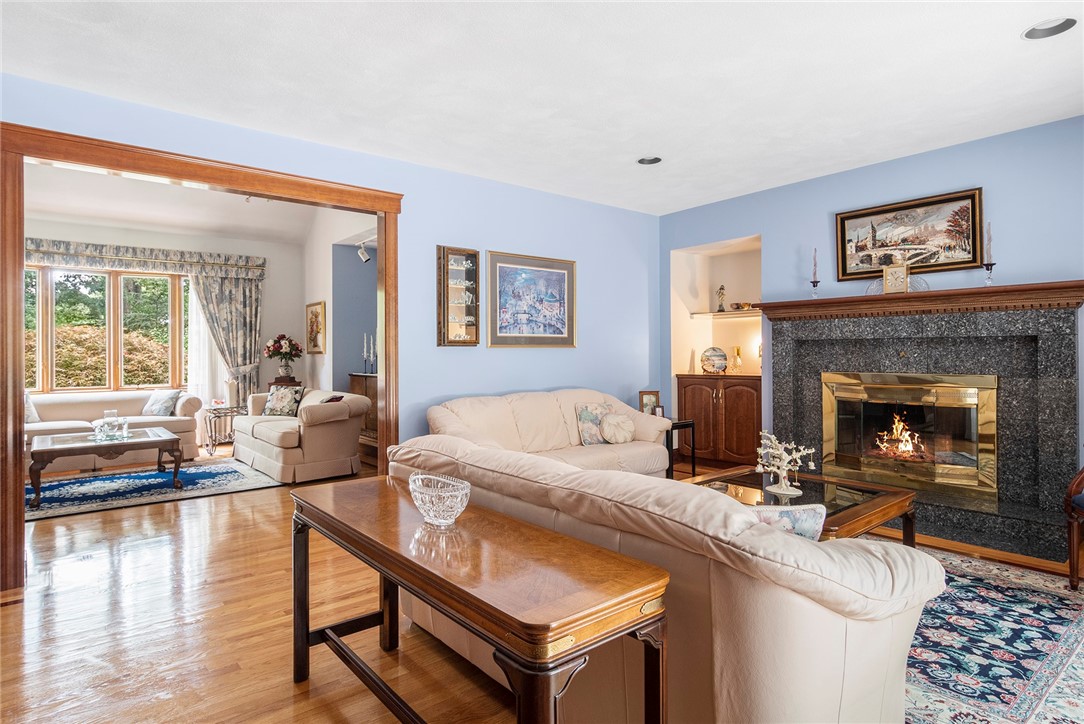 10 Oak Hill Drive