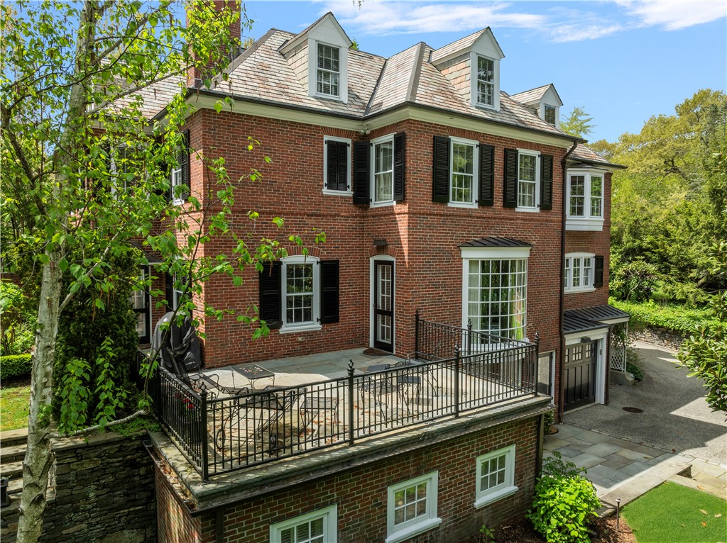 125 Grotto Avenue