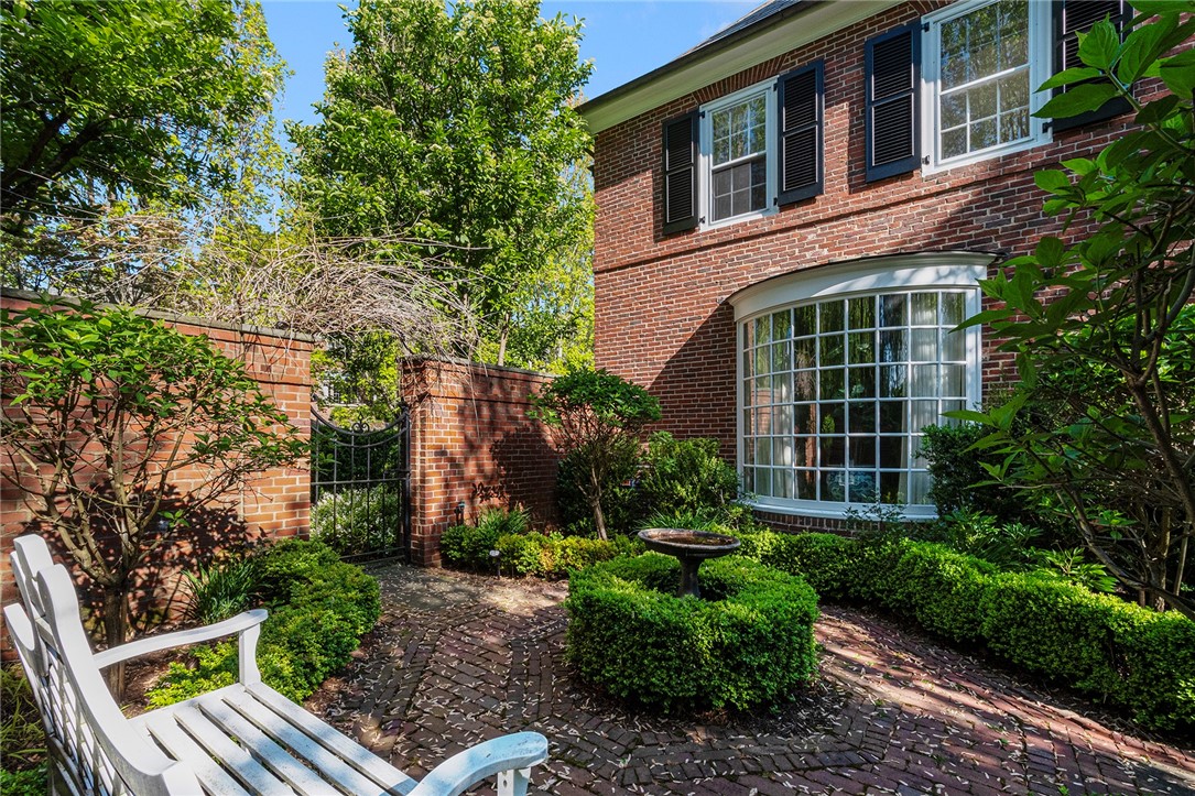 125 Grotto Avenue