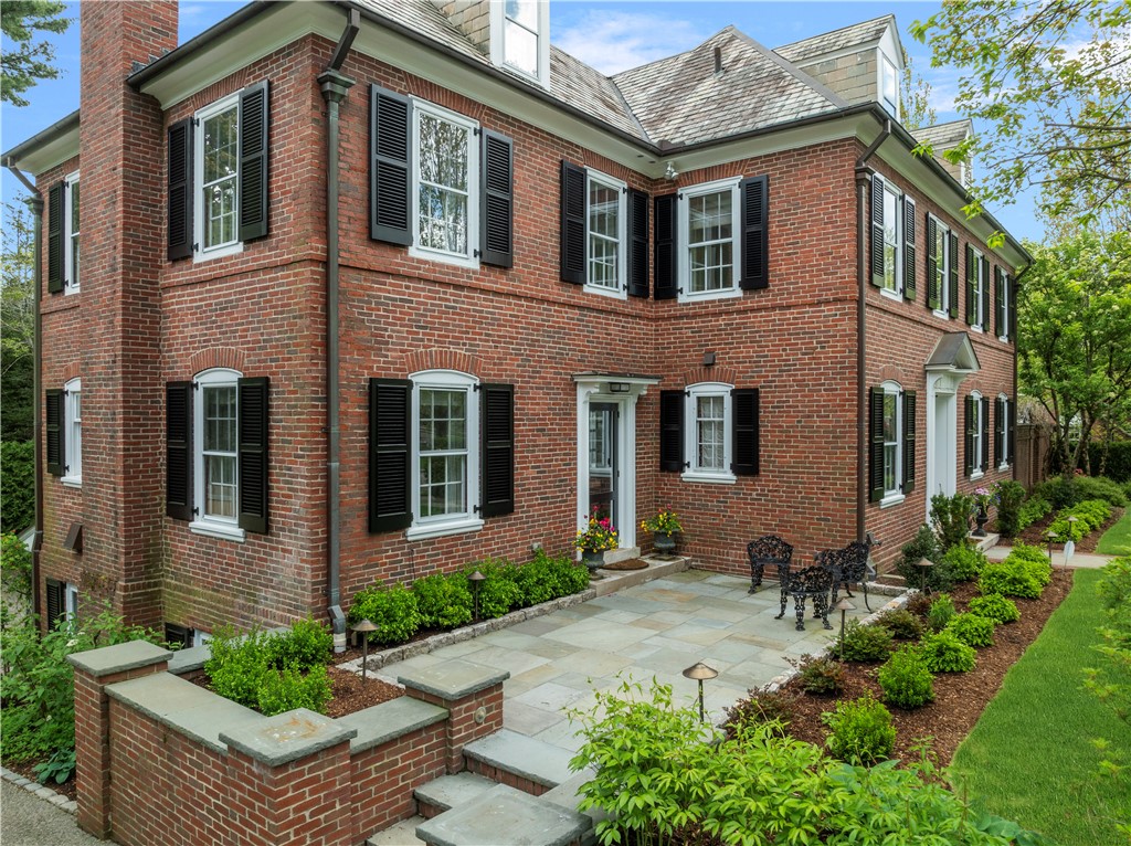 125 Grotto Avenue