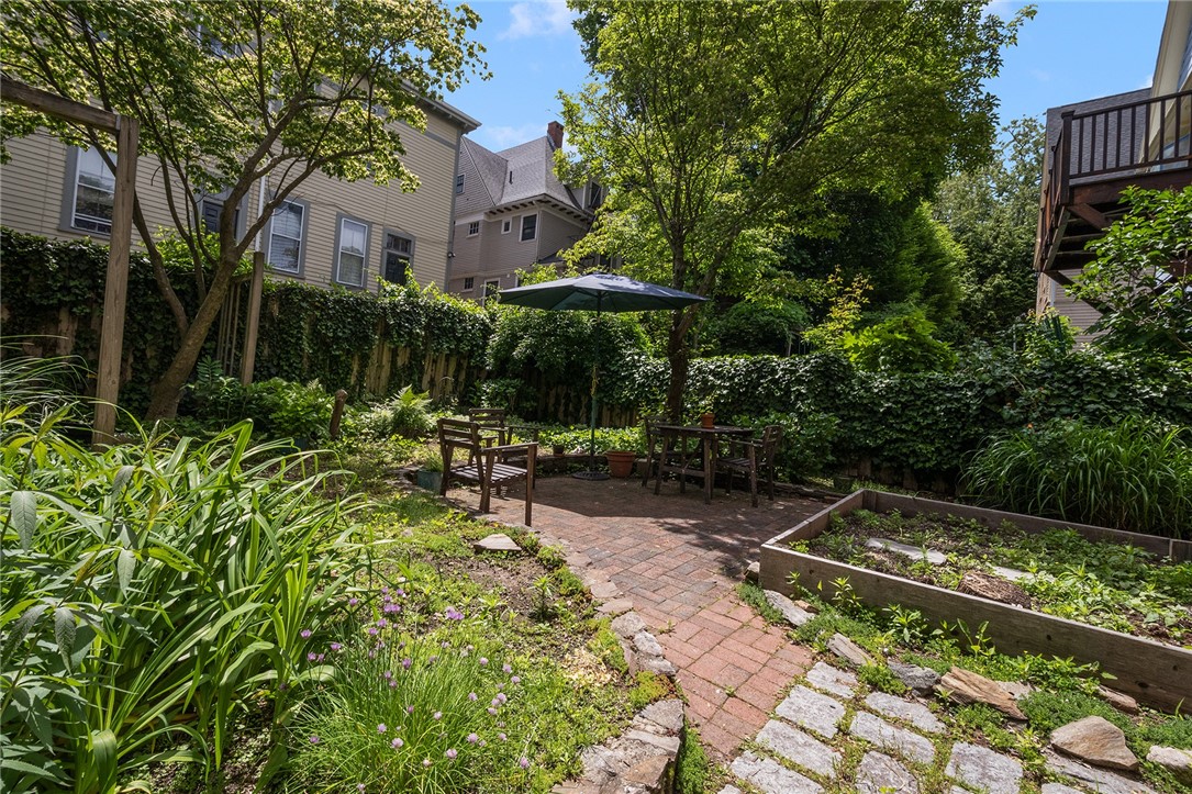 17 Creighton Street