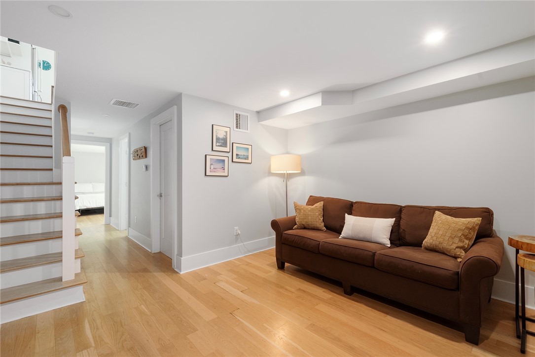 871 Hope Street 4