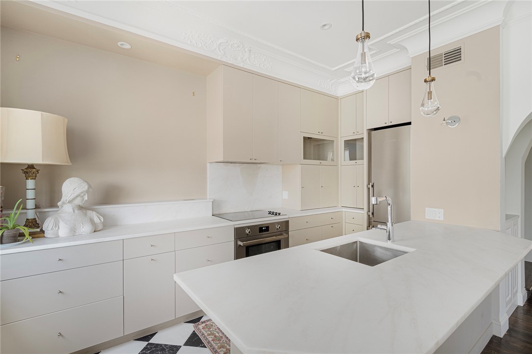 157 Waterman Street 2-5