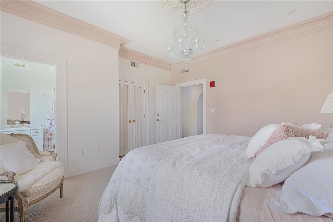 157 Waterman Street 2-5