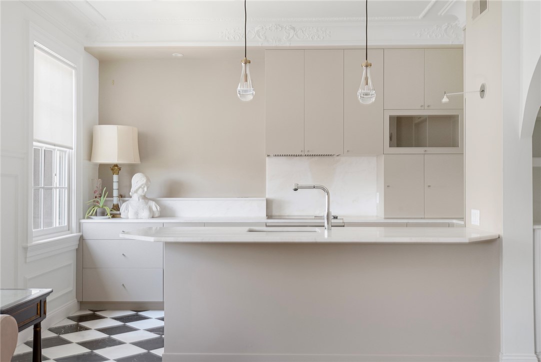 157 Waterman Street 2-5