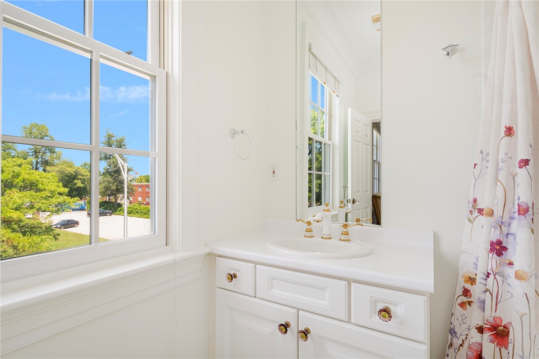157 Waterman Street 2-5