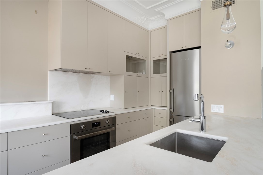 157 Waterman Street 2-5