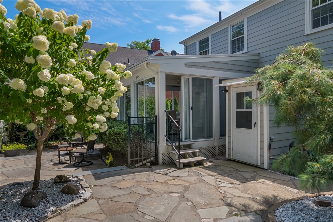 86 Vassar Avenue