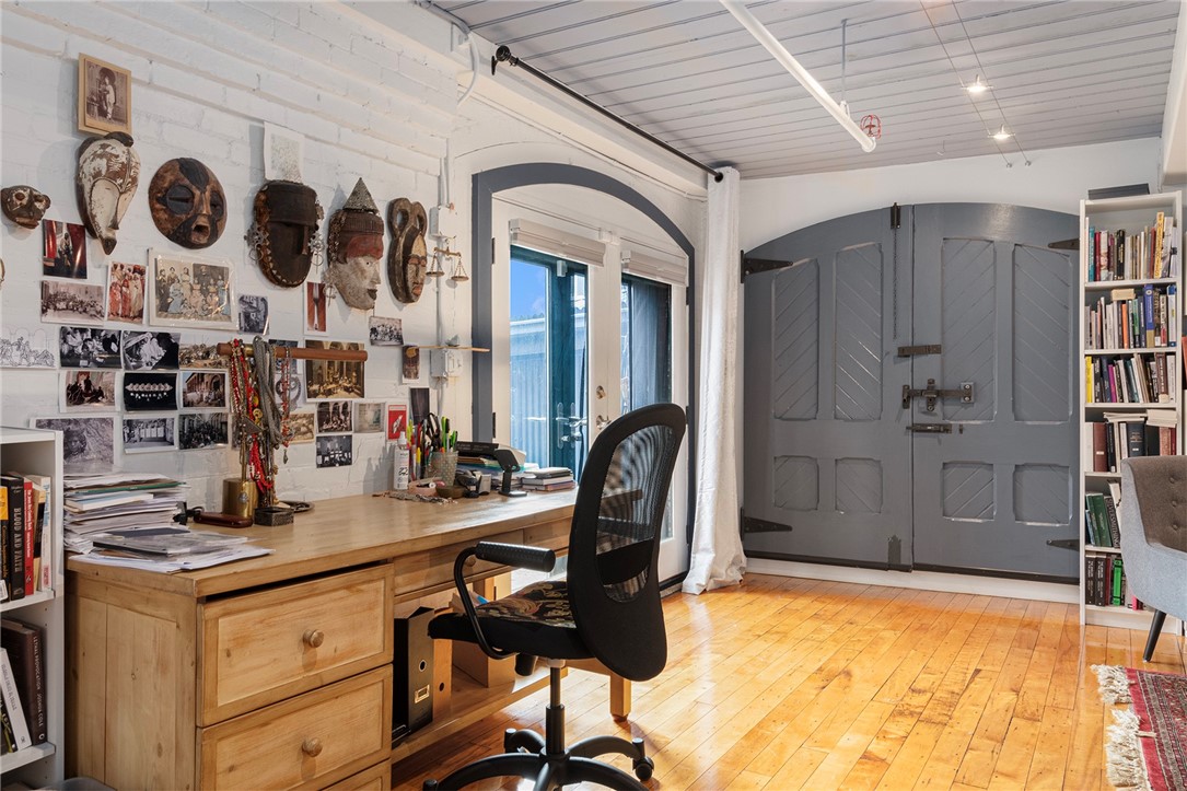 10 Exchange Court 618