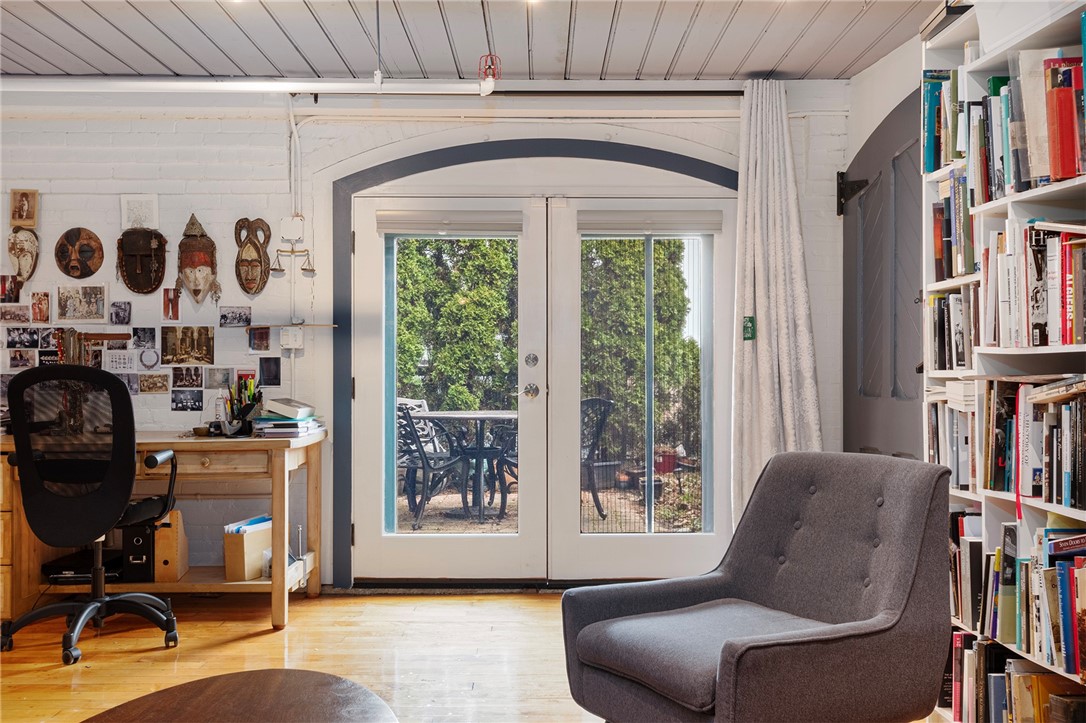 10 Exchange Court 618