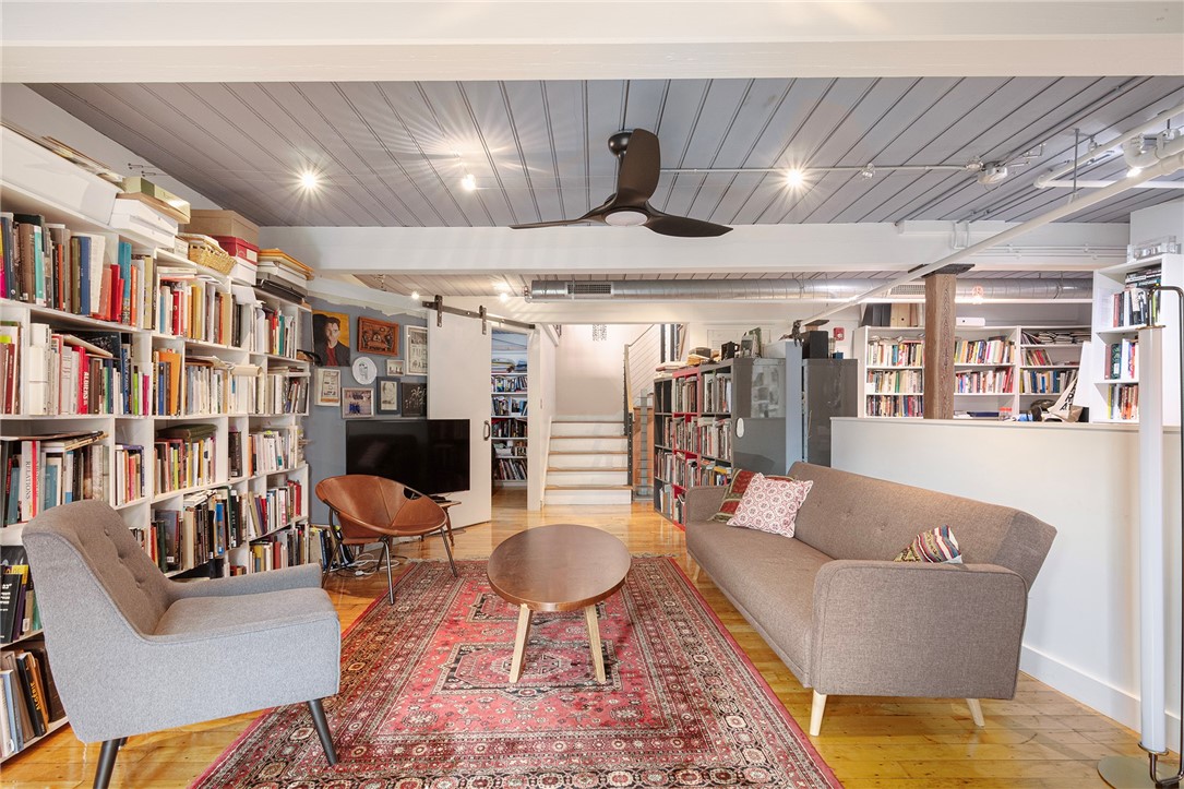 10 Exchange Court 618