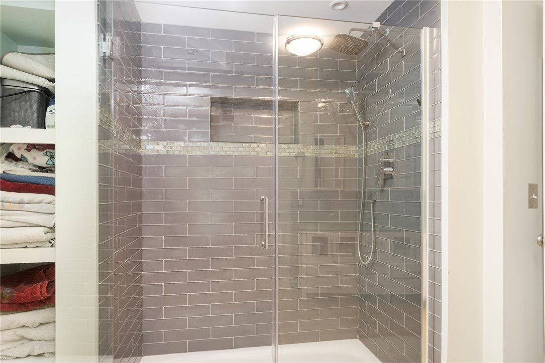 10 Exchange Court 618