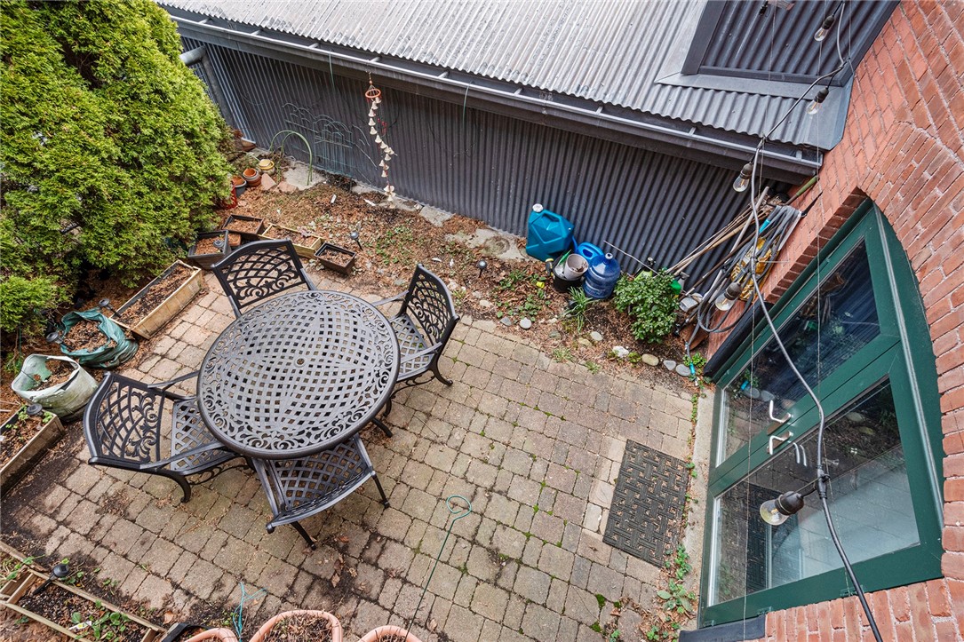 10 Exchange Court 618