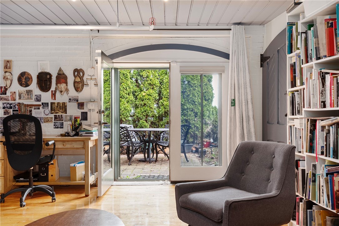 10 Exchange Court 618