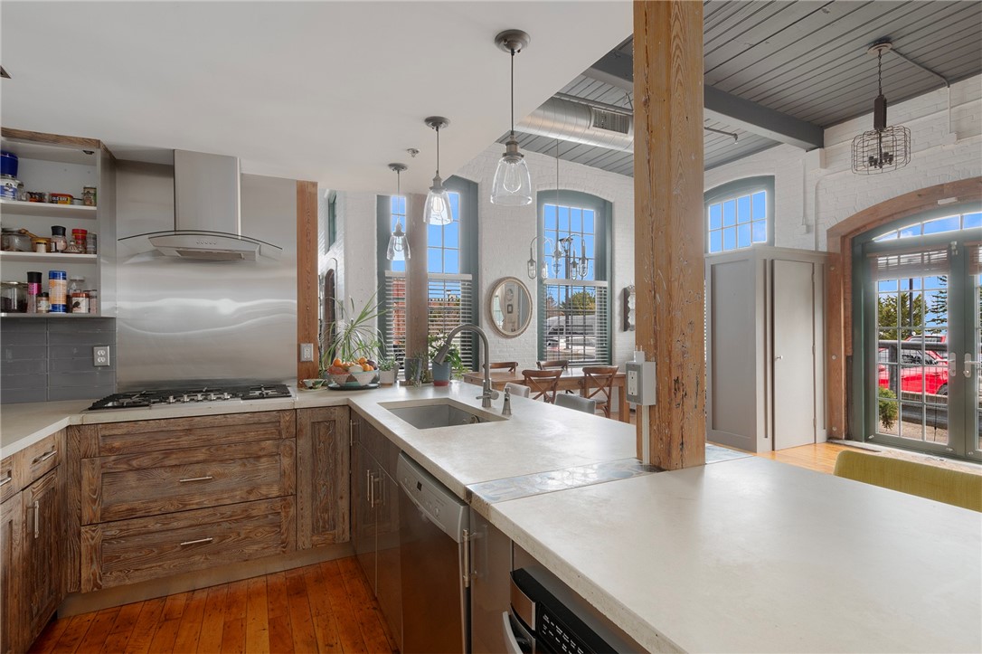 10 Exchange Court 618