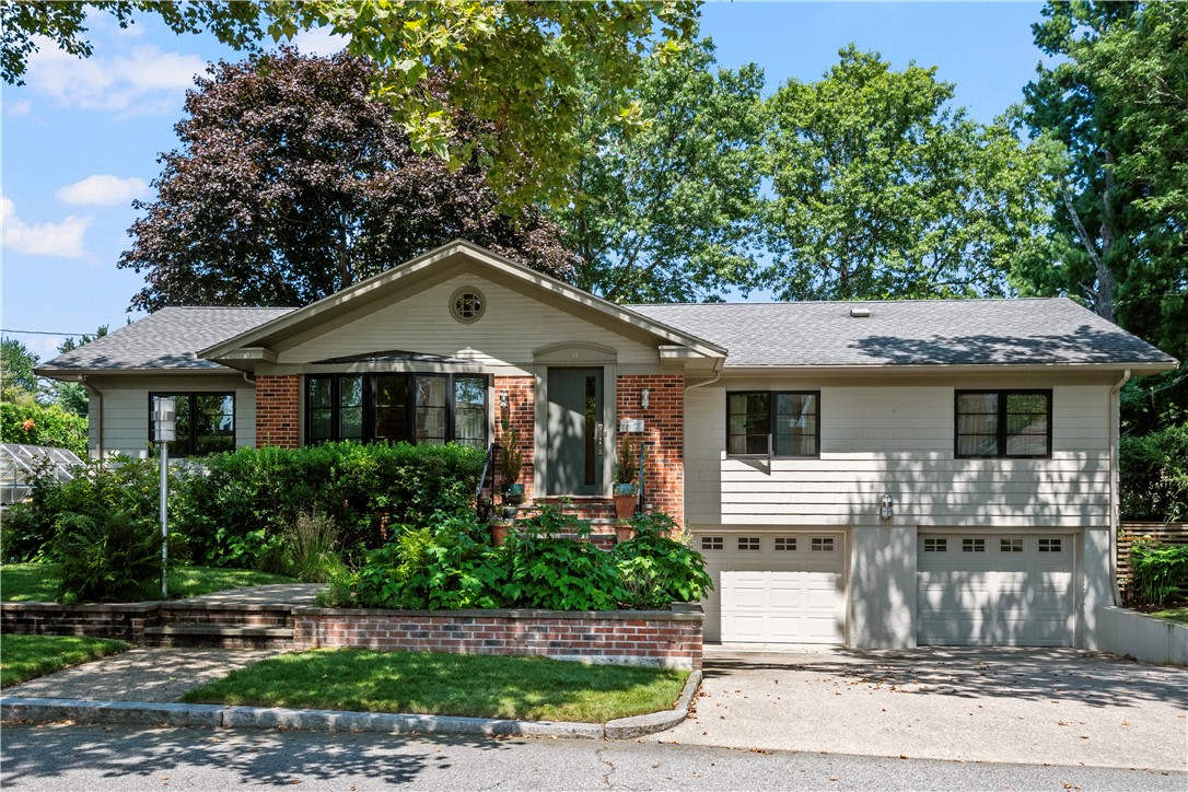 9 Maxcy Drive