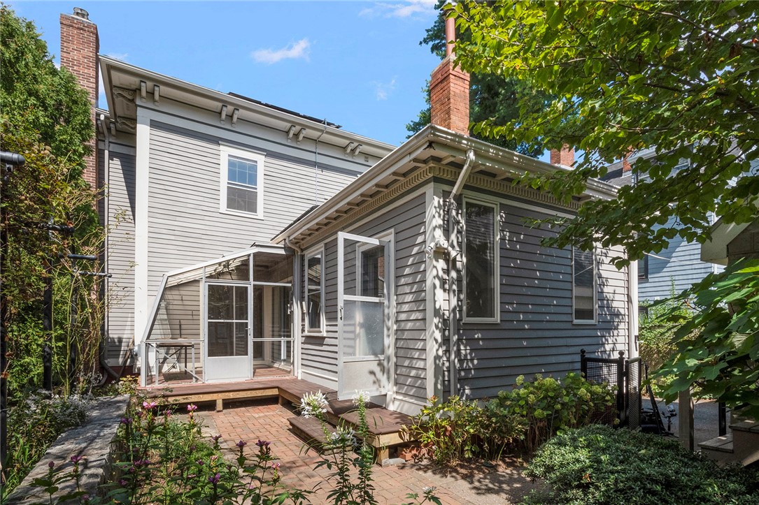 25 Creighton Street