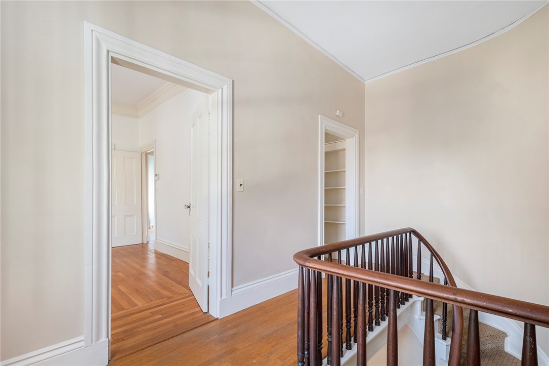 25 Creighton Street
