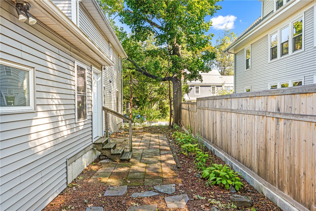 23 Sarah Street