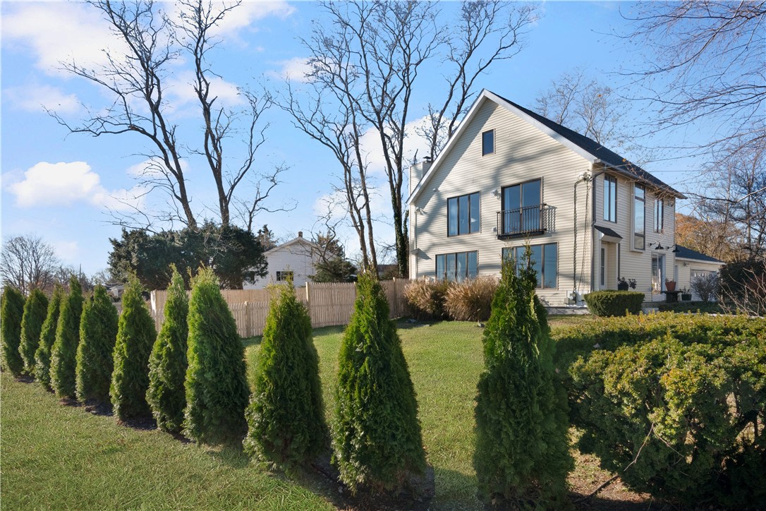 1705 Wampanoag Trail