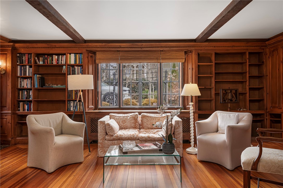7 Cushing Street