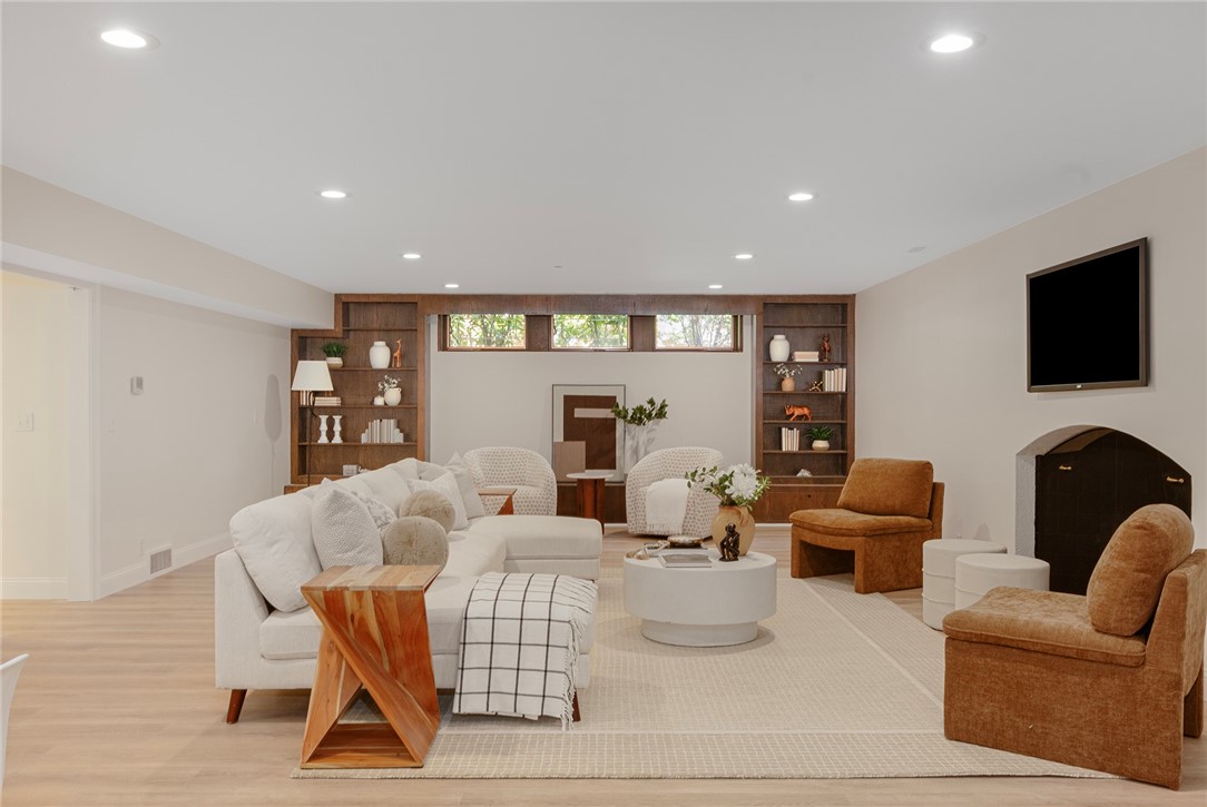 25 Linden Drive