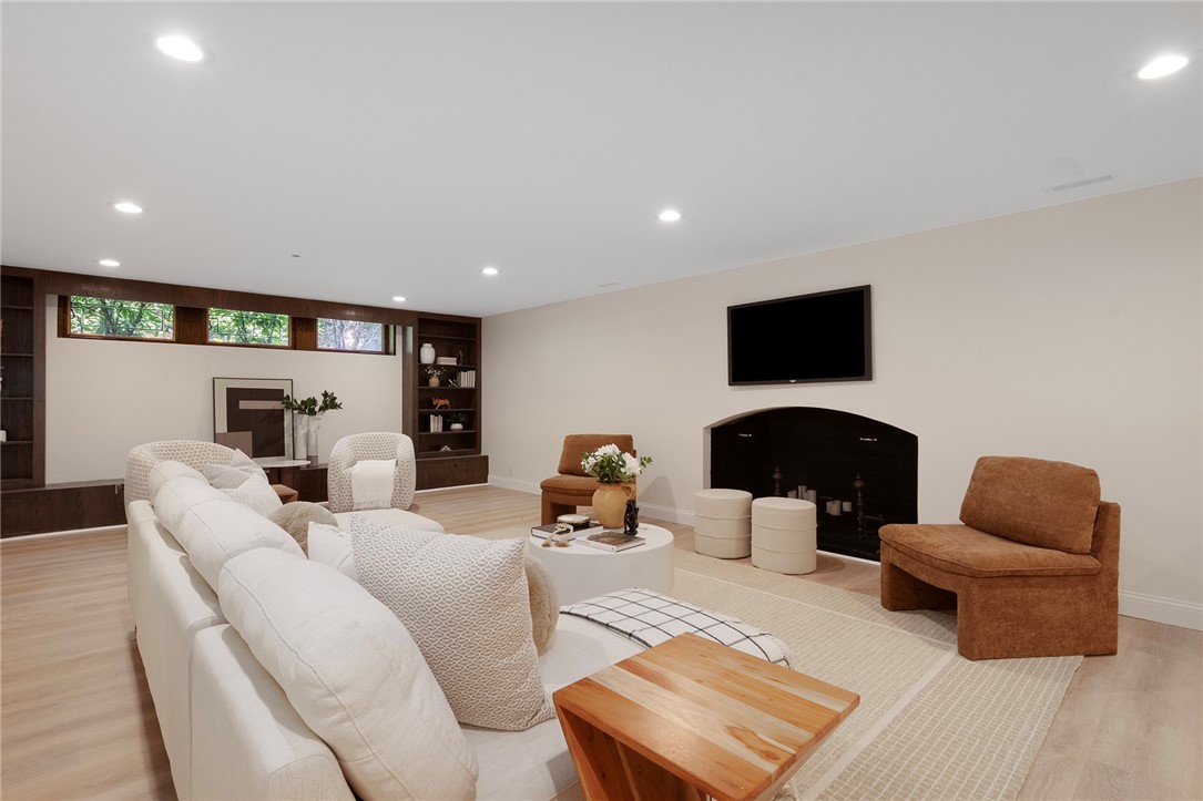 25 Linden Drive
