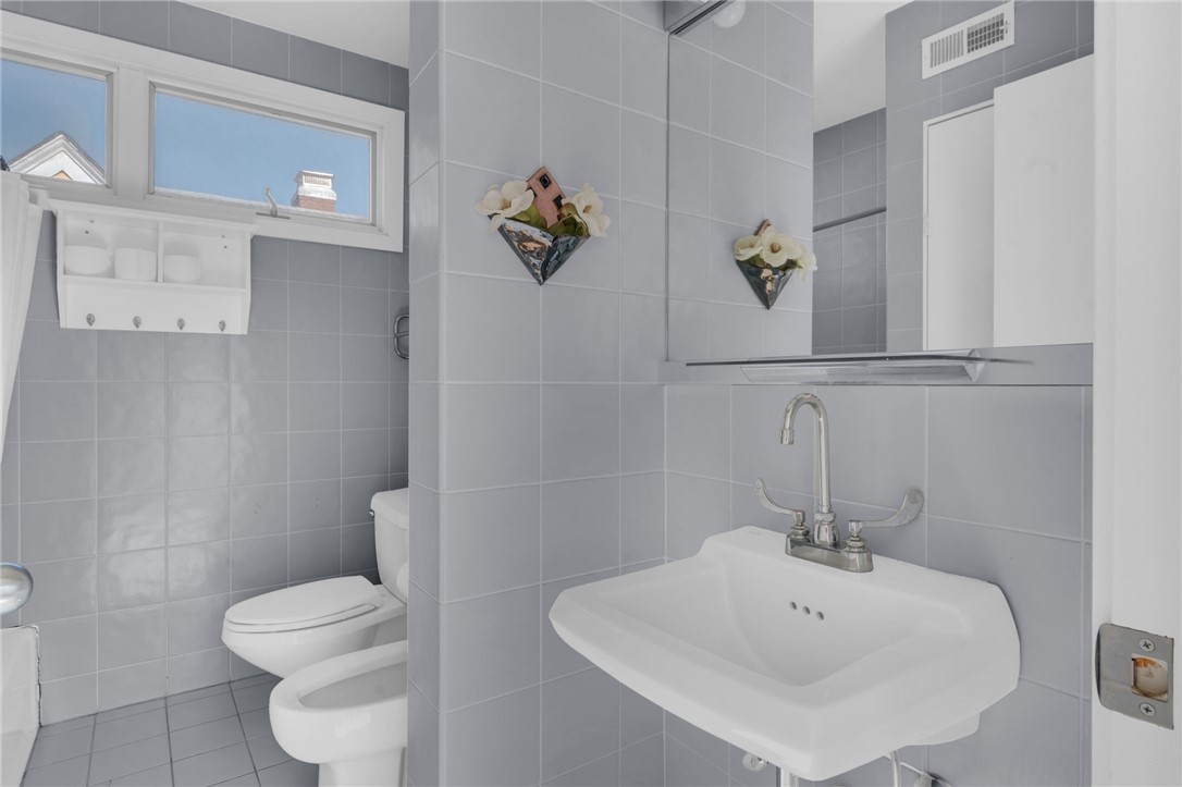 137 University Avenue