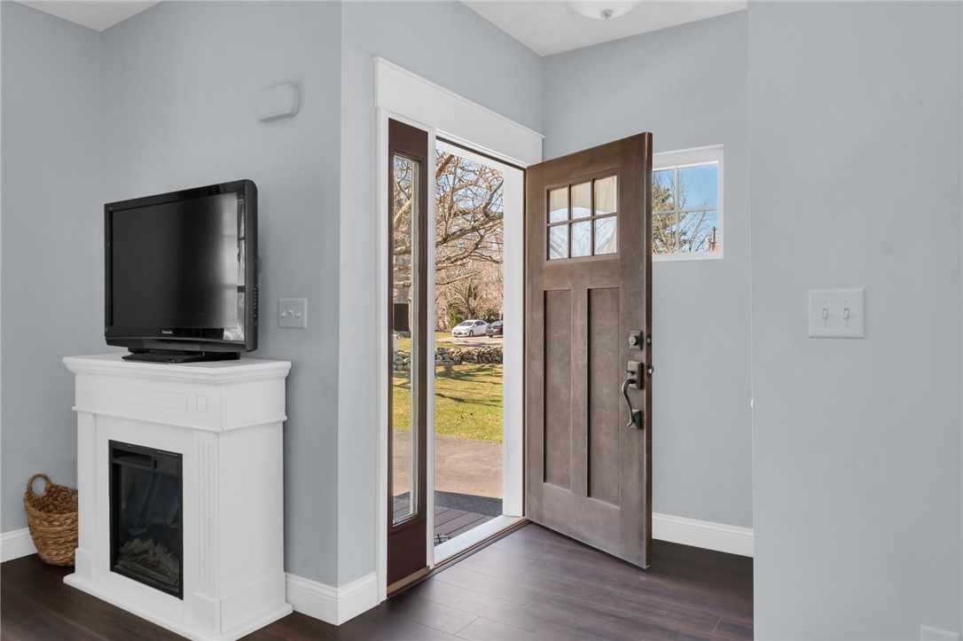 222 Pettaconsett Avenue