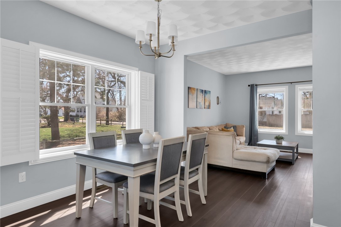 222 Pettaconsett Avenue